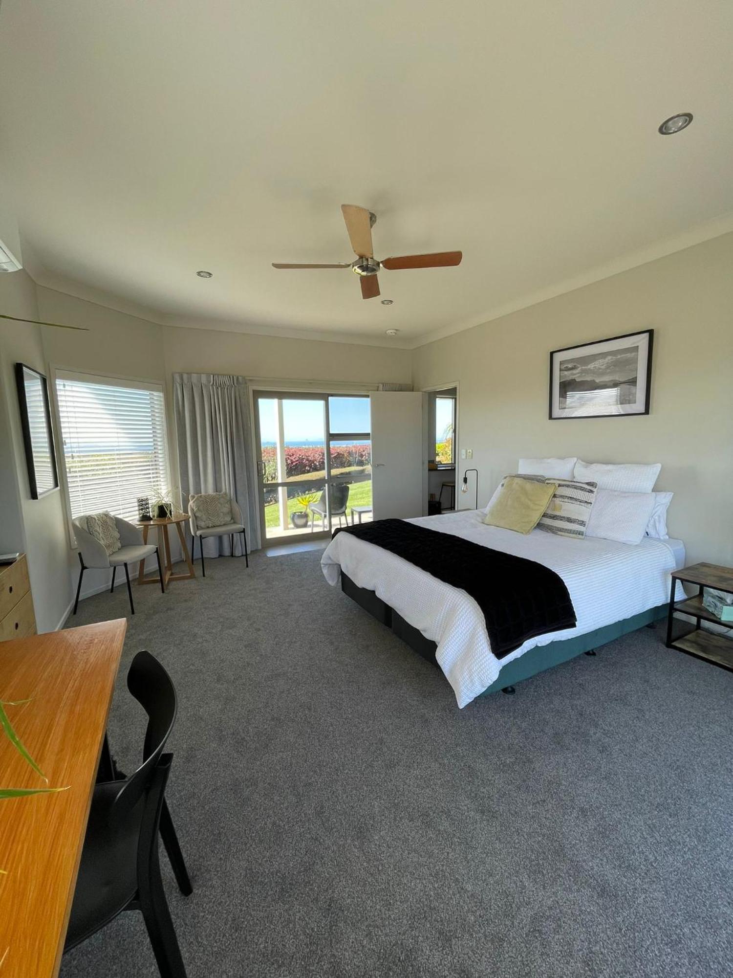 Views To Unwind - Self Contained Unit W/King Bed Hotel Ruakaka Exterior foto